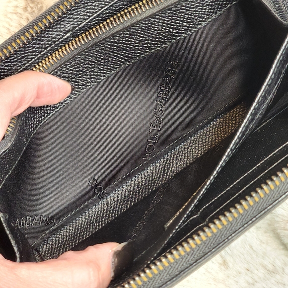 Dolce & Gabbana Black Leather Wallet - Picture 6 of 11